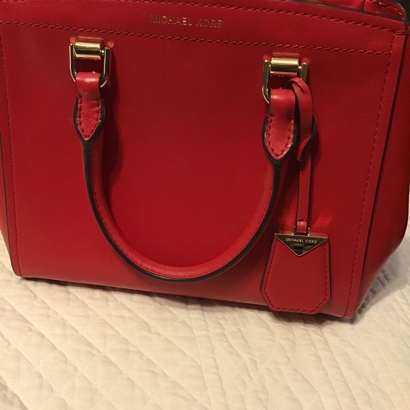 Michael Kors Handbags - Small Michael Kors purse